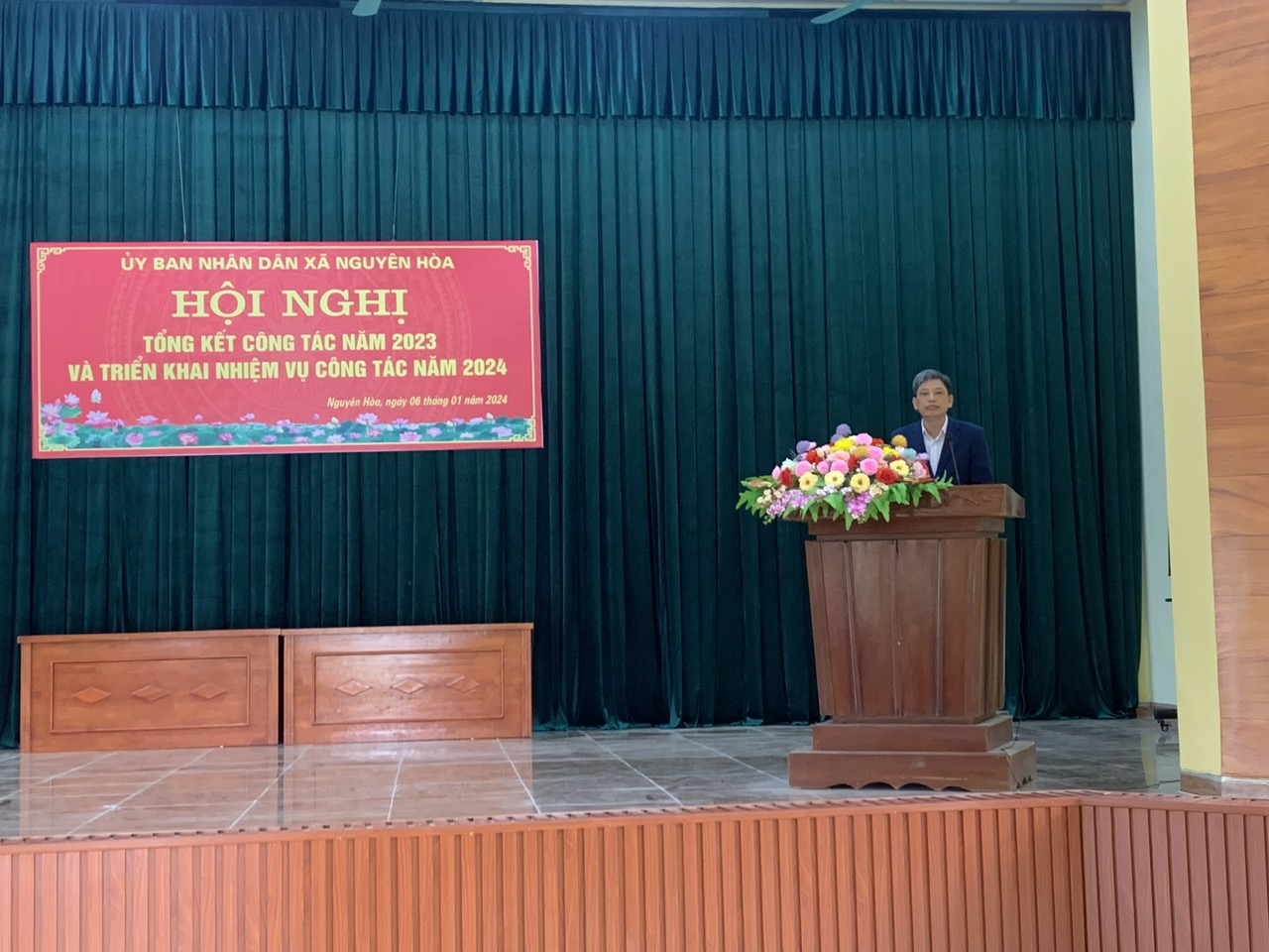 UBND XÃ TỔ CHỨC HỘI NGHỊ TỔNG KẾT CÔNG TÁC NĂM 2023 VÀ TRIỂN KHAI NHIỆM VỤ CÔNG TÁC NĂM 2024